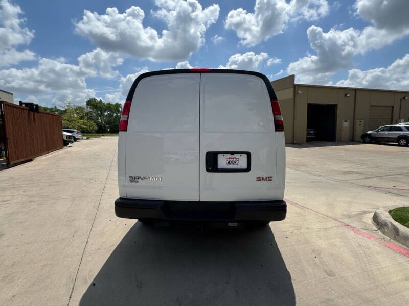 2022 GMC Savana 2500