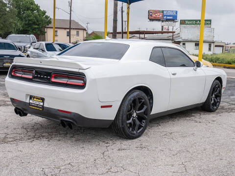 2015 Dodge Challenger SXT Plus
