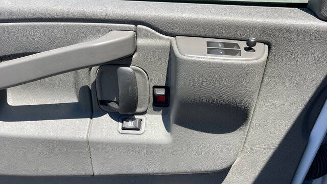 2025 Chevrolet Express 2500