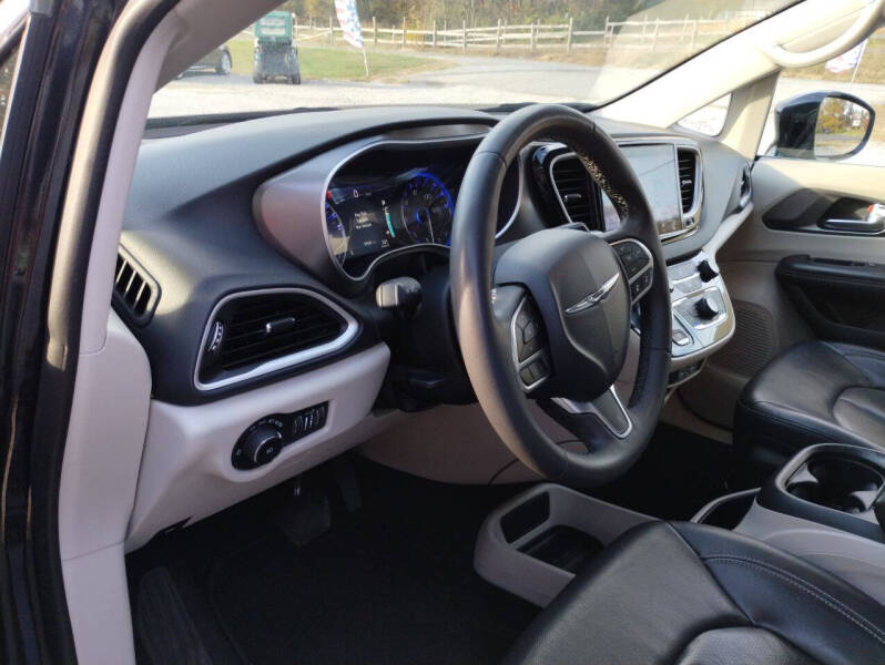 2022 Chrysler Pacifica Touring L