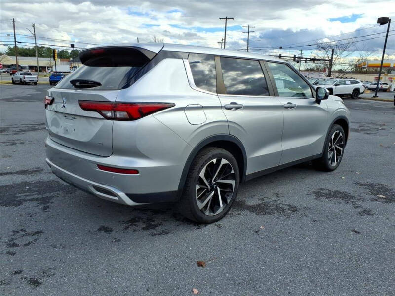 2022 Mitsubishi Outlander SE