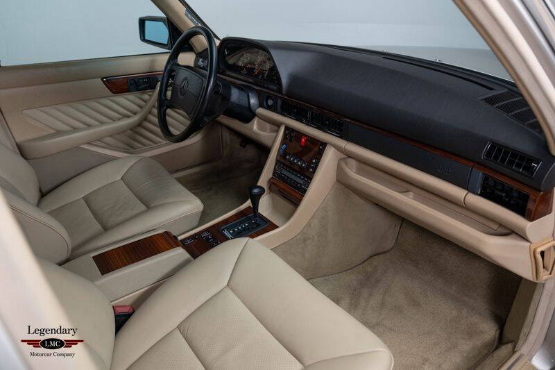 1991 Mercedes-Benz 300-Class