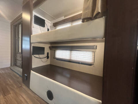 2017 Thor Motor Coach ACE BUNK HOUSE