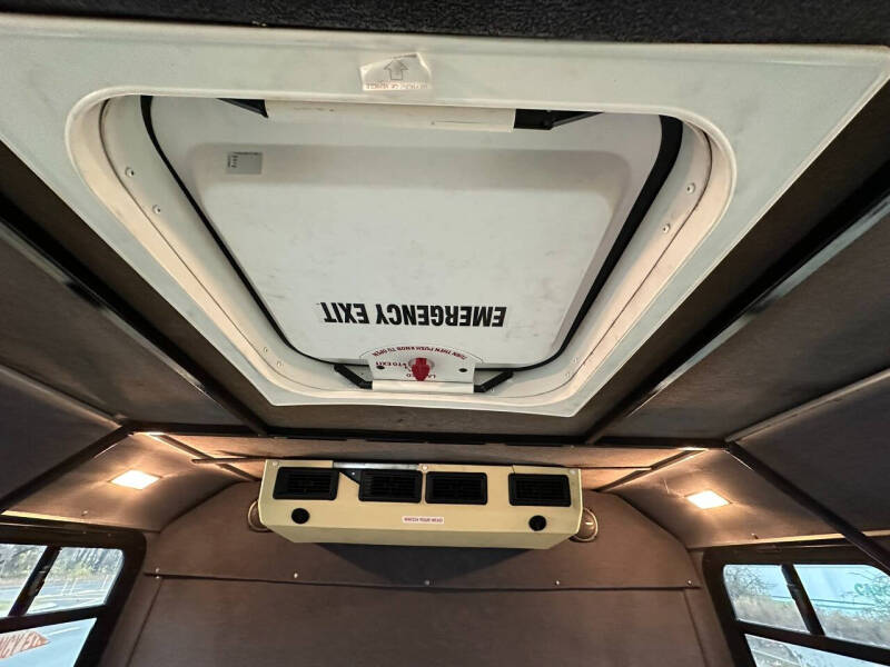 2010 Ford E-Series E-450 SD