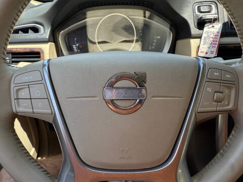 2015 Volvo XC70 T5 Drive-E Premier Plus