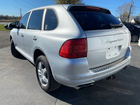 2004 Porsche Cayenne for sale at COLUMBUS AUTOMOTIVE in Reynoldsburg OH