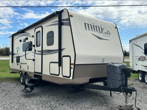 2015 Forest River Rockwood Mini 2504S for sale at Kentuckiana RV Wholesalers in Charlestown IN
