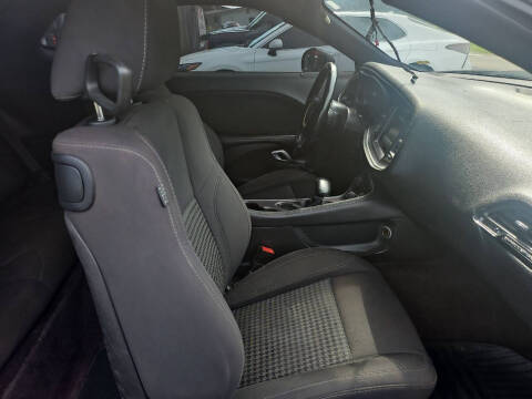 2017 Dodge Challenger SXT