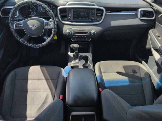 2019 Kia Sorento S V6