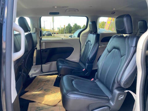 2023 Chrysler Pacifica Touring L