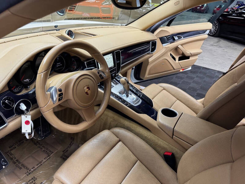 2015 Porsche Panamera 4