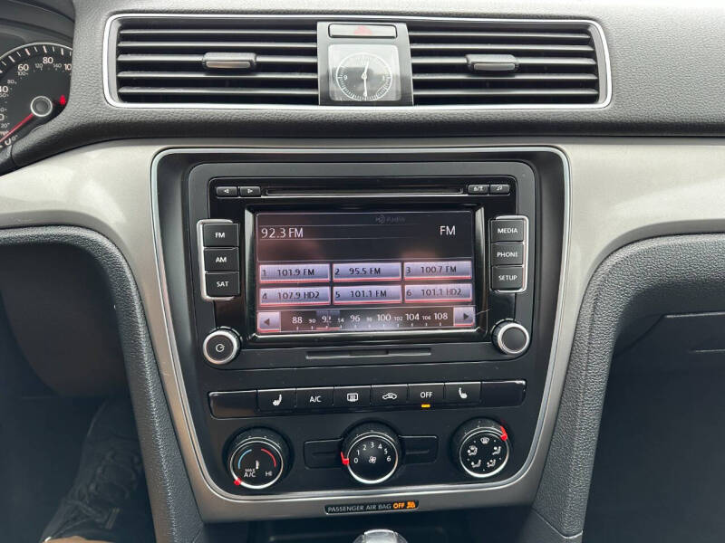 2015 Volkswagen Passat 1.8T Limited Edition