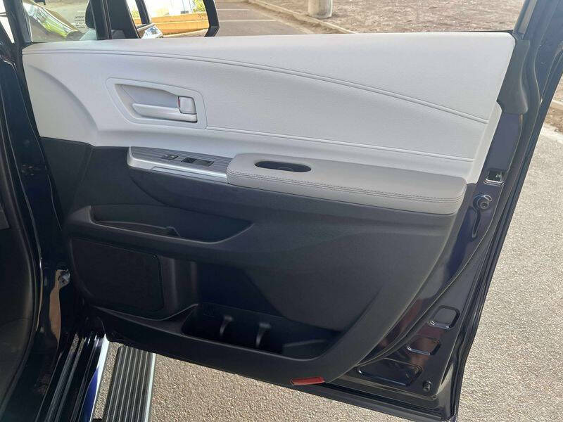 2025 Toyota Sienna LE 8-Passenger