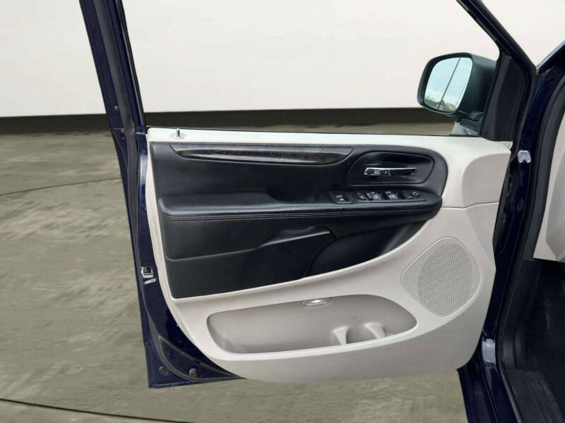 2014 Dodge Grand Caravan American Value Package