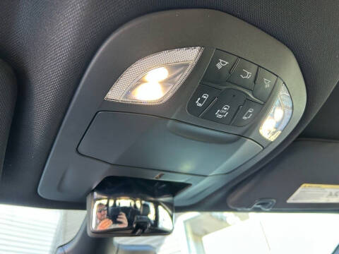 2025 Chrysler Voyager LX