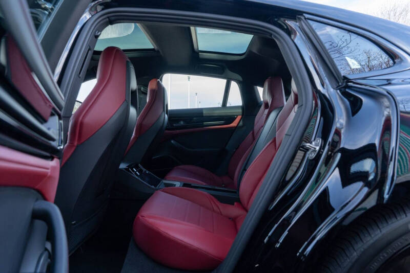 2026 Porsche Panamera 4