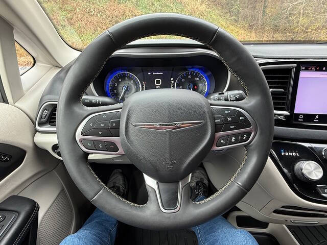 2022 Chrysler Pacifica Touring L