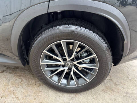 2025 Lexus NX 350h Premium