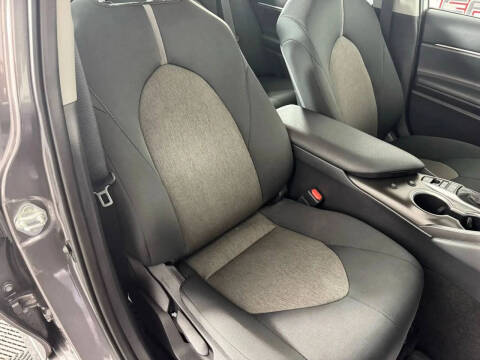 2021 Toyota Camry Hybrid LE