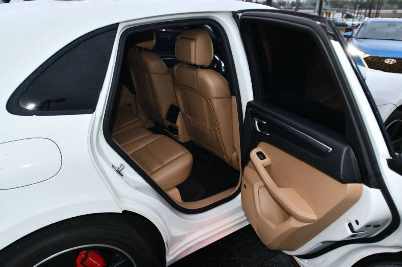 2017 Porsche Macan GTS