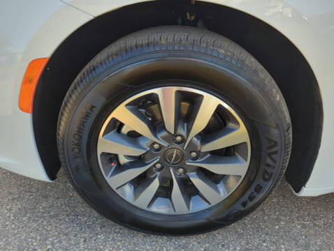 2024 Chrysler Pacifica Plug-In Hybrid Select