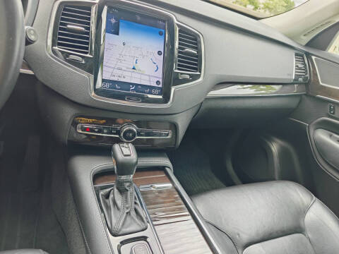 2018 Volvo XC90 T5 Momentum 7-Passenger
