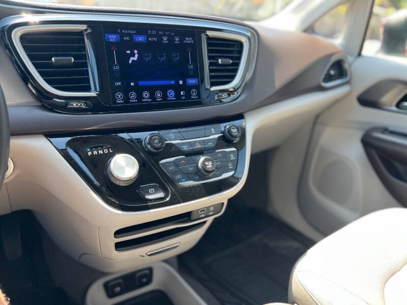 2017 Chrysler Pacifica Touring Plus