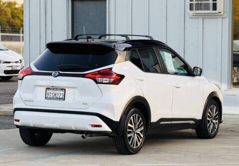 2021 Nissan Kicks SR