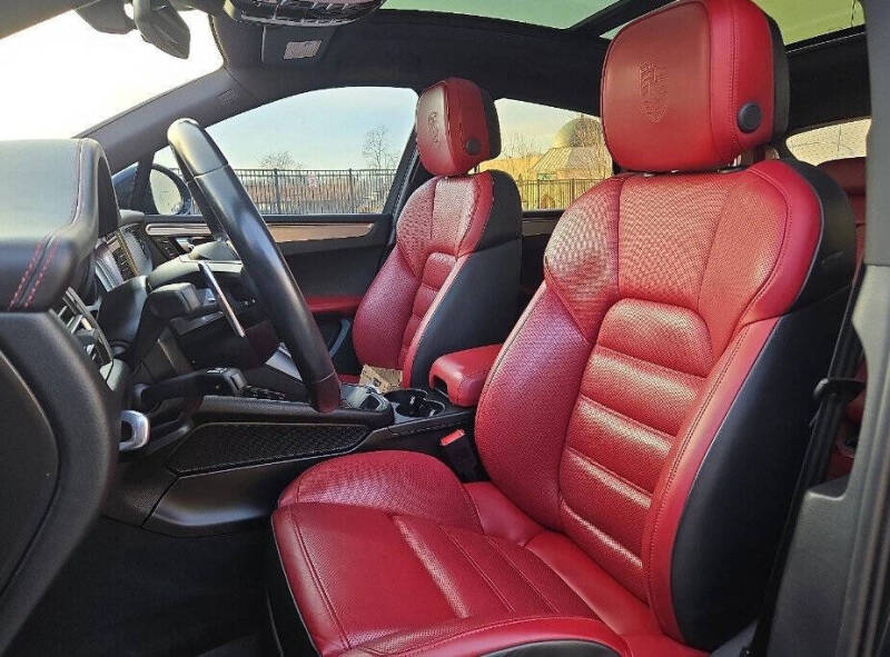 2023 Porsche Macan S