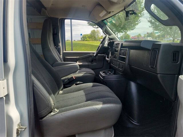 2022 GMC Savana 2500