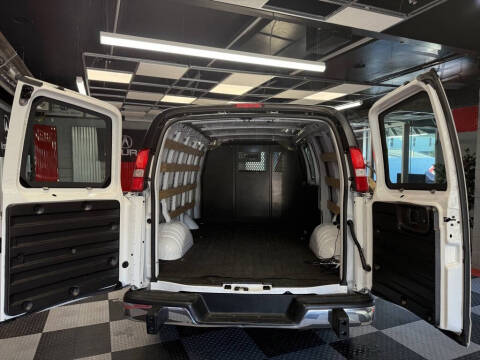 2023 GMC Savana 2500