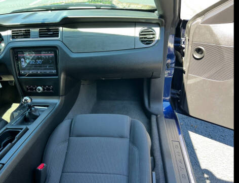 2012 Ford Mustang V6 Premium