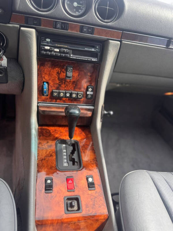 1986 Mercedes-Benz 560-Class 560 SL