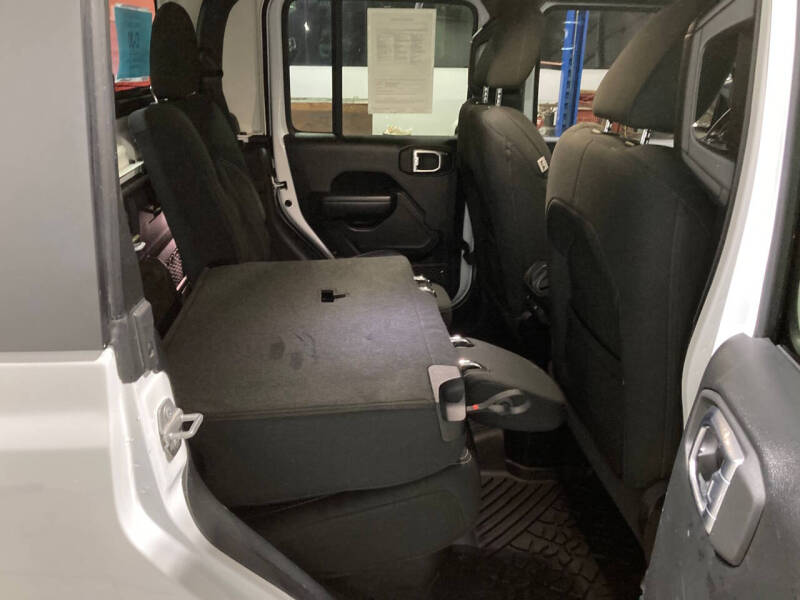 2021 Jeep Gladiator Sport