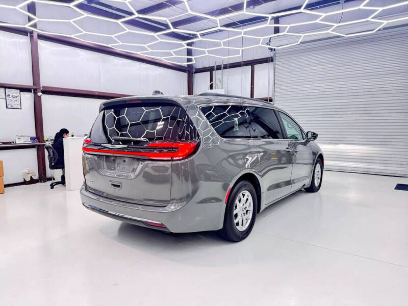 2022 Chrysler Pacifica Touring L