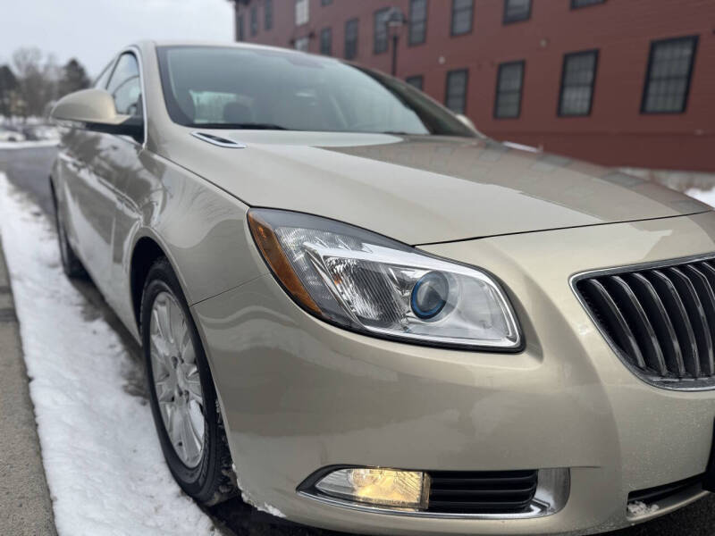 2012 Buick Regal Premium 2