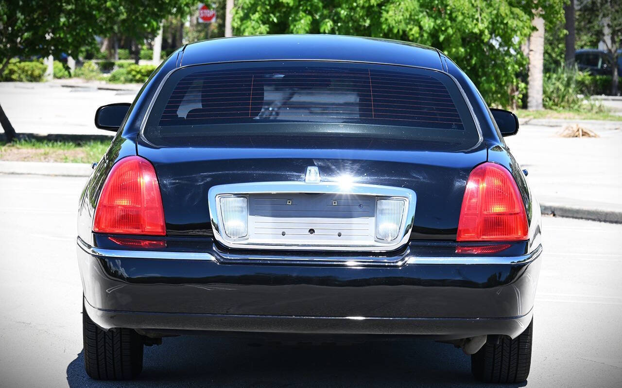 2011 Lincoln Town Car 6