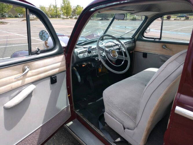 1947 Ford Super Deluxe