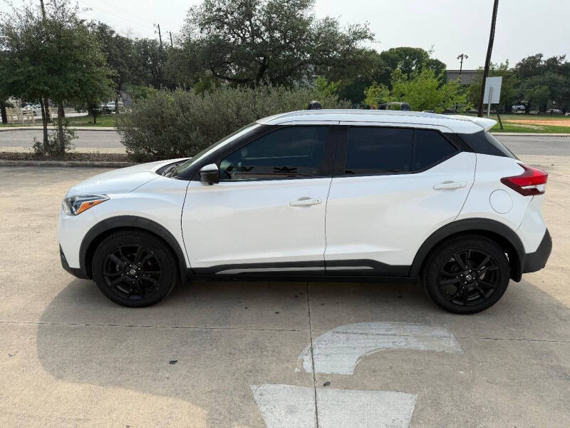 2020 Nissan Kicks SR