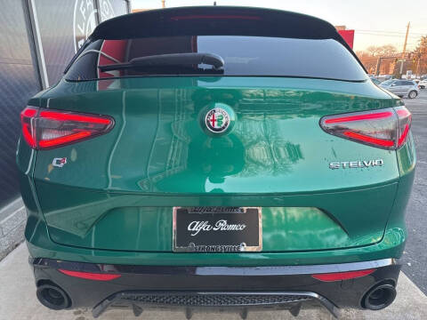 2025 Alfa Romeo Stelvio Intensa