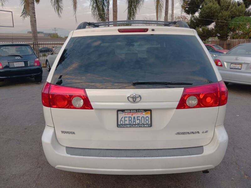 2008 Toyota Sienna LE photo 4