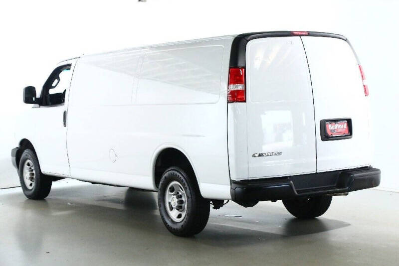 2023 Chevrolet Express 2500