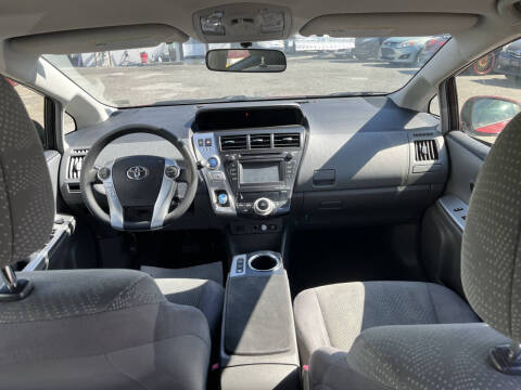 2012 Toyota Prius v Five