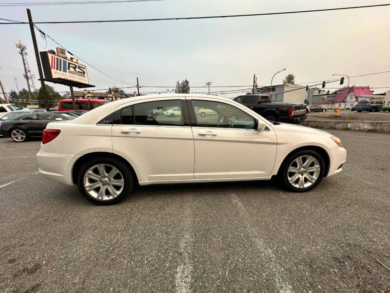 2013 Chrysler 200 LX