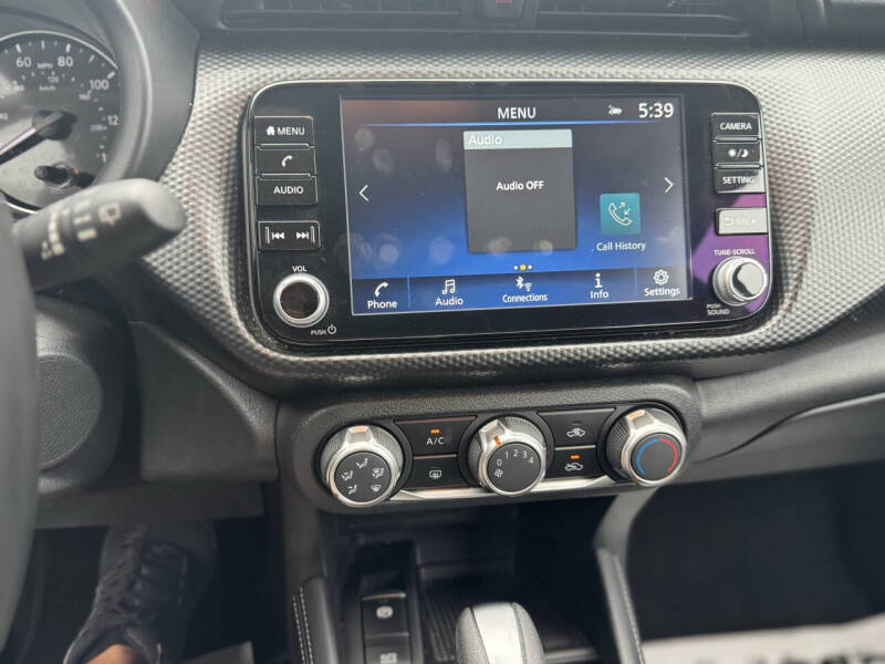 2024 Nissan Kicks SV