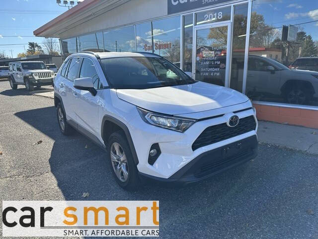 2021 Toyota RAV4 XLE's photo
