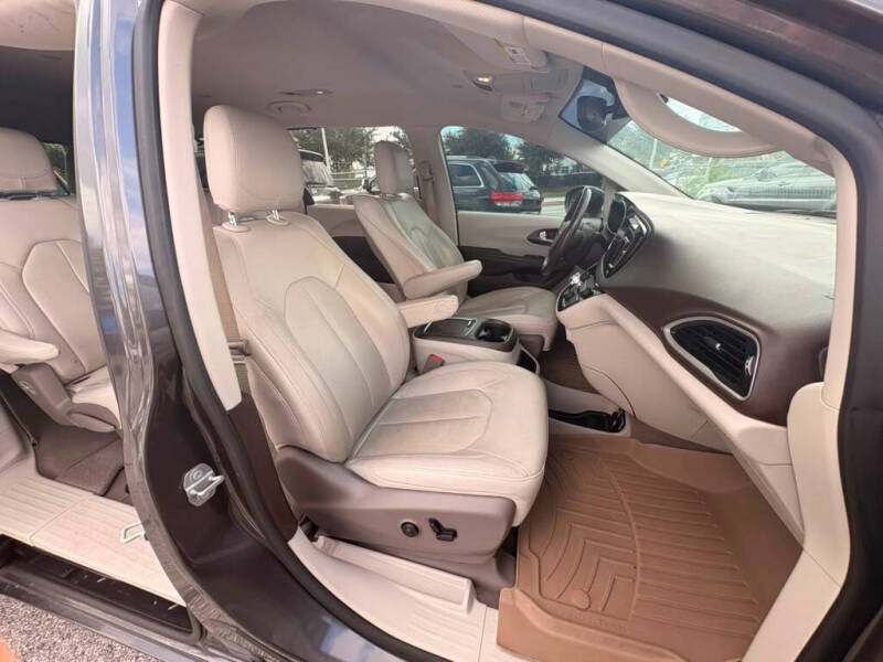 2020 Chrysler Pacifica Touring L Plus