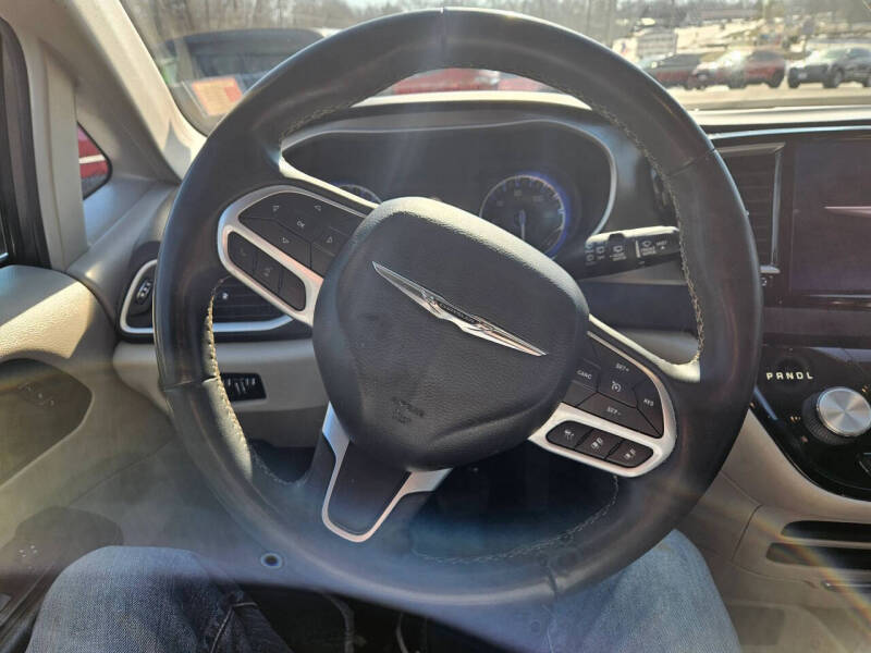 2022 Chrysler Pacifica Touring L