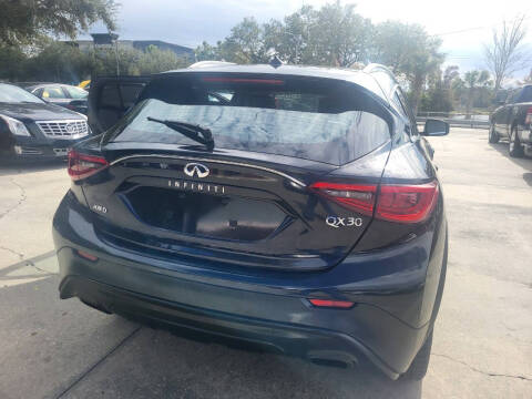 2017 Infiniti QX30 Luxury