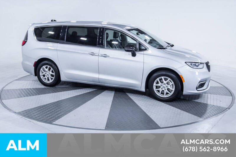 2024 Chrysler Pacifica Touring L